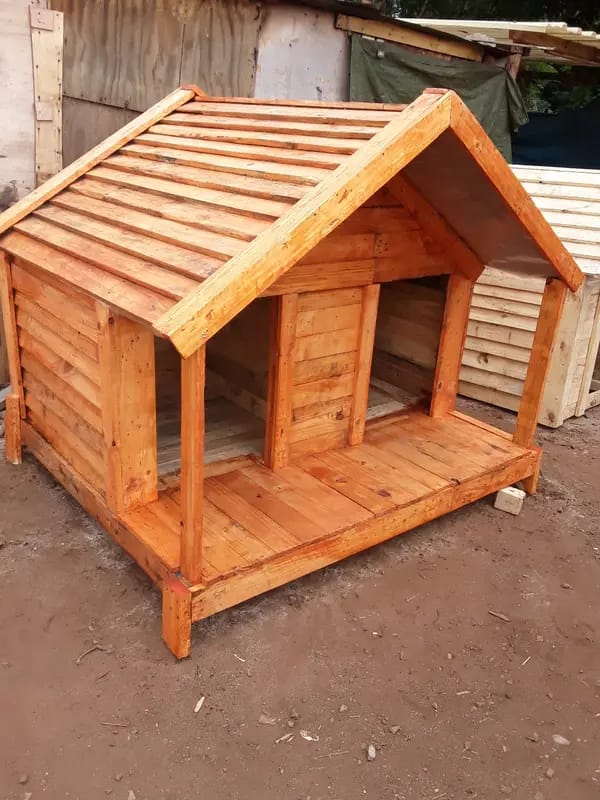 Deluxe dog kennel