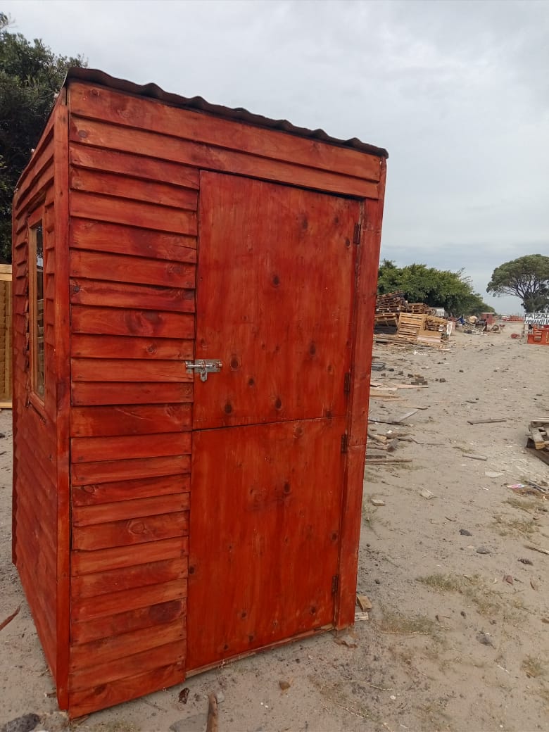 Security house with bolt