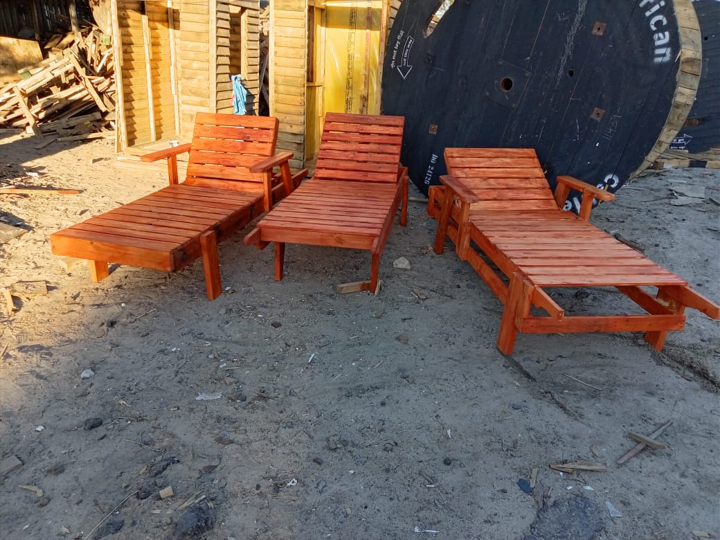 Set of three sun loungers